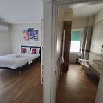Urban 57 Bed & Breakfast 4*