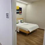 Urban 57 Bed & Breakfast 4*